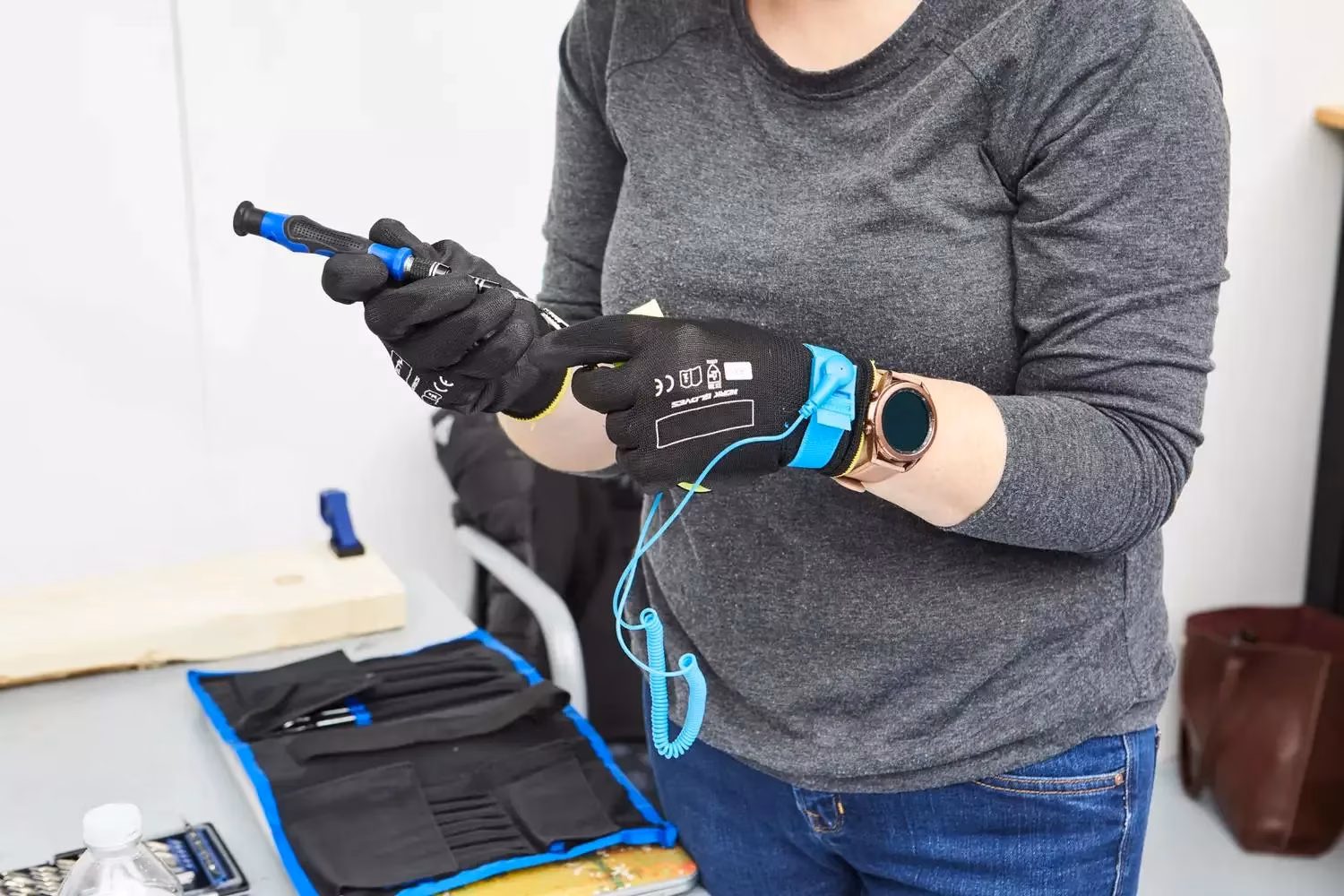my-2026-field-guide-to-the-best-screwdriver-sets-for-home-and-electronics-image-3